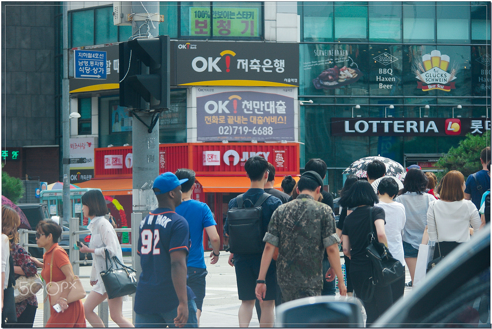 Samsung NX500 + NX 50-200mm F4-5.6 sample photo. Seoul station photography