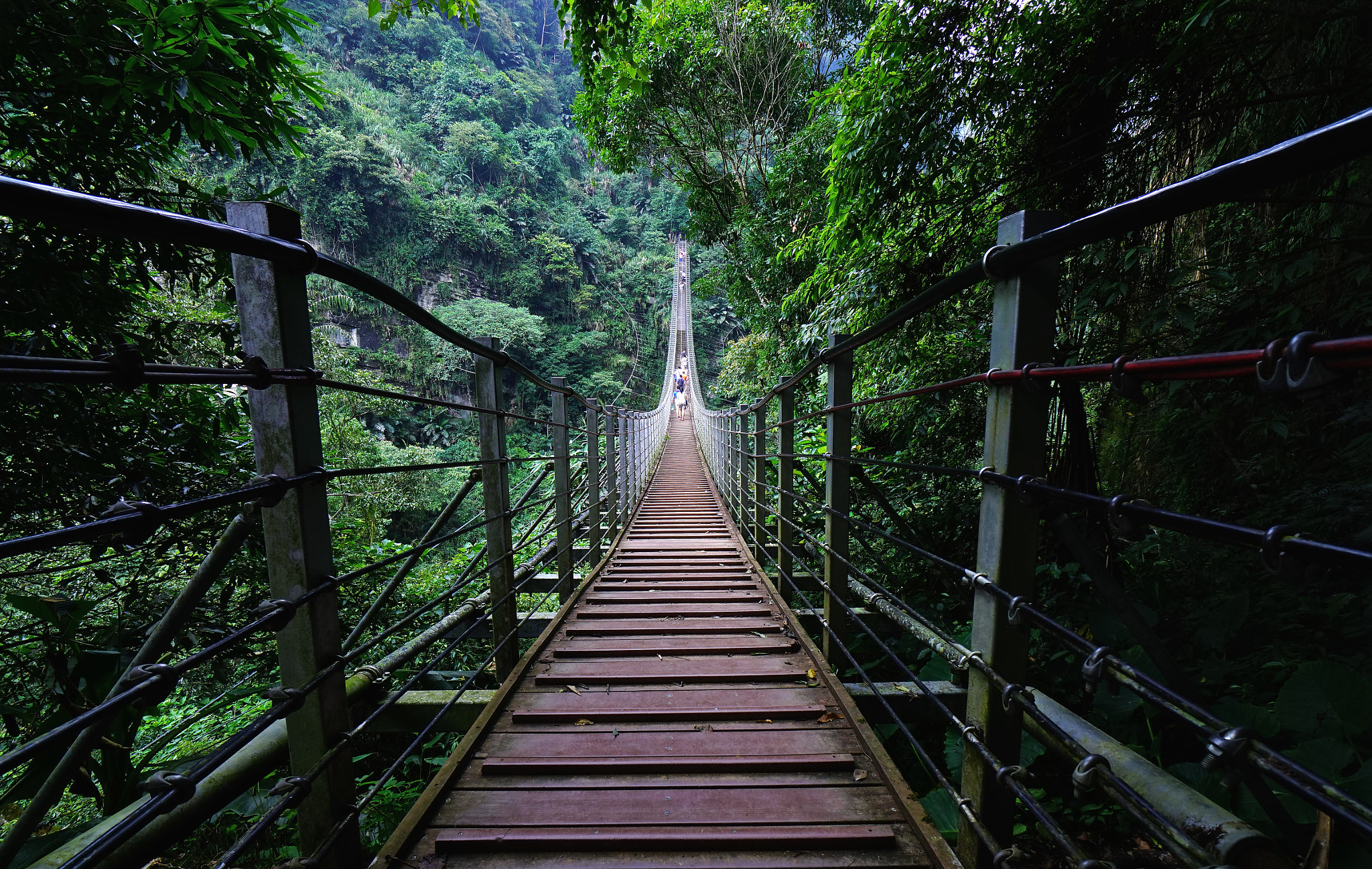 Sony a7R + Sony E 10-18mm F4 OSS sample photo. Sky bridge photography