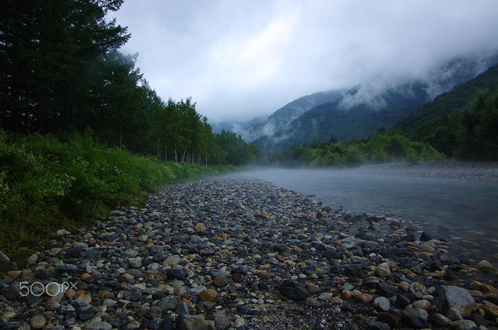 Pentax K-5 IIs + Pentax smc DA 16-45mm F4 ED AL sample photo. Drizzle of river photography