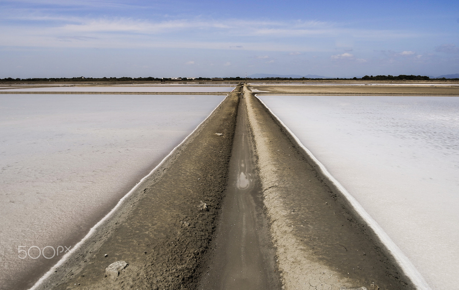 Vario-Elmar T 1:3.5-5.6 / 18-56 ASPH. sample photo. Salt farm photography