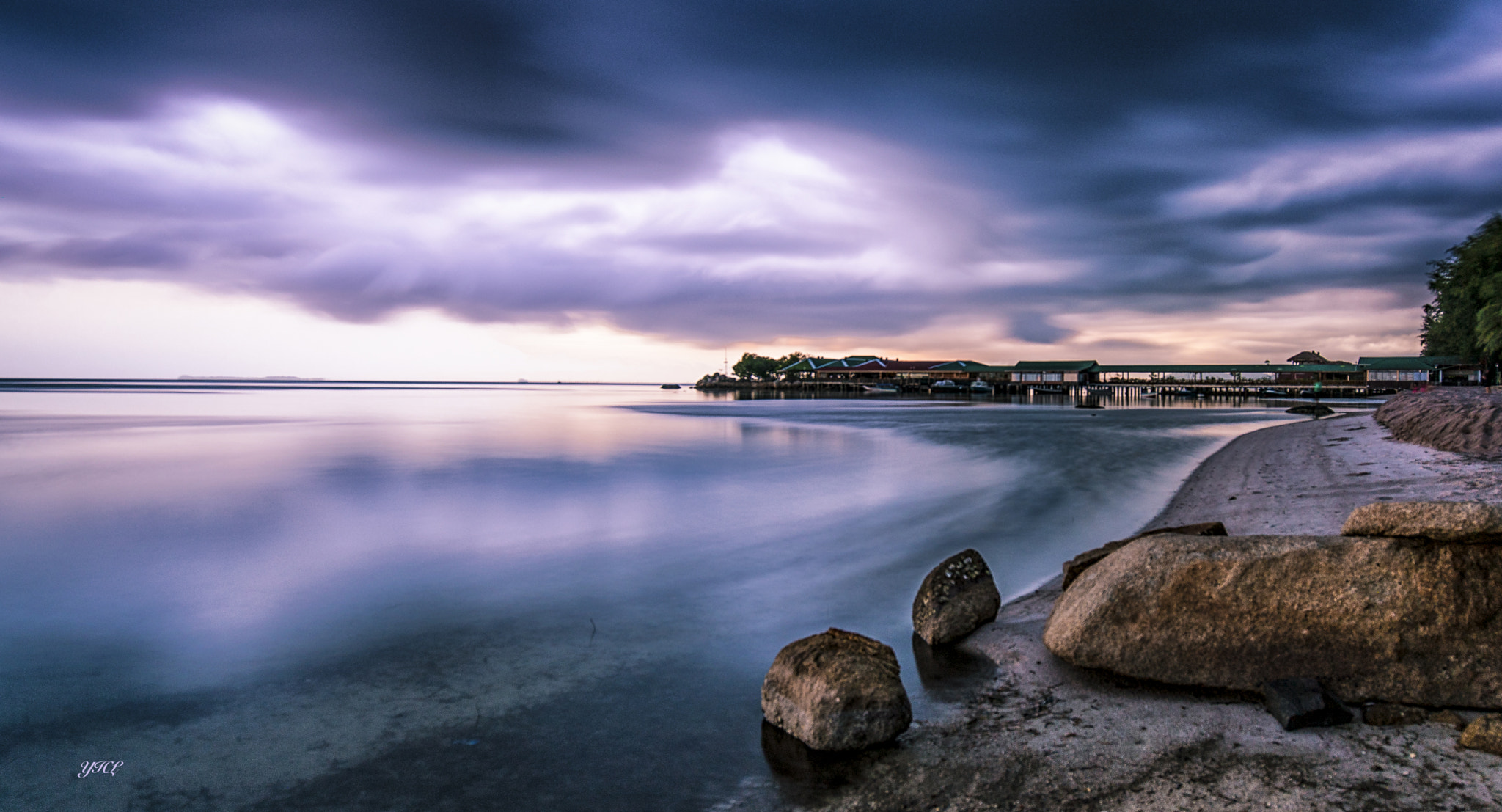 Canon EF 16-35mm F4L IS USM sample photo. Overcast sunrise photography
