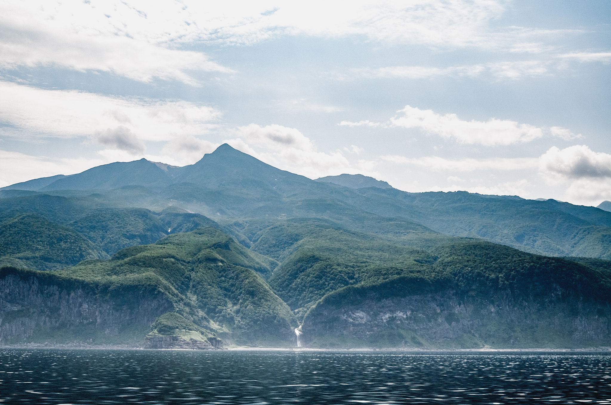 Nikon D300 sample photo. Sea and mountain photography