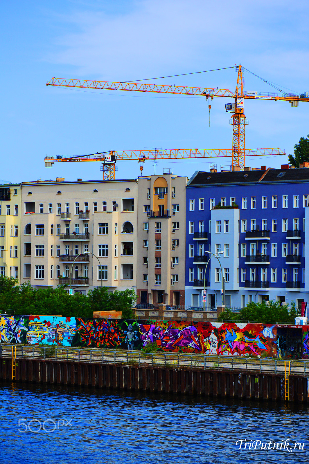 Nikon AF-S DX Micro-Nikkor 85mm F3.5G ED VR sample photo. Colors of berlin photography