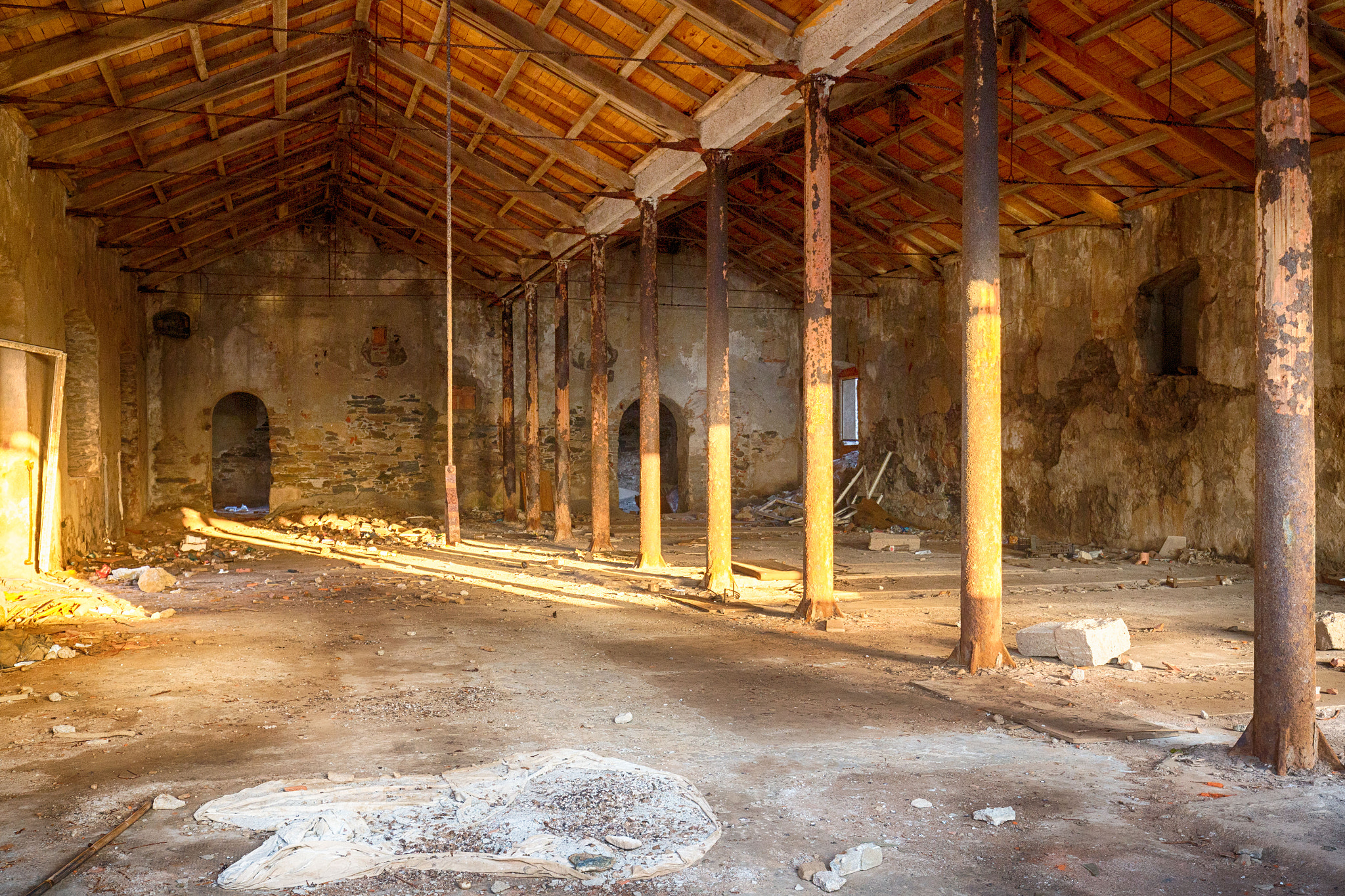 Canon EOS-1D X + Canon EF 16-35mm F4L IS USM sample photo. The abandoned warehouse photography