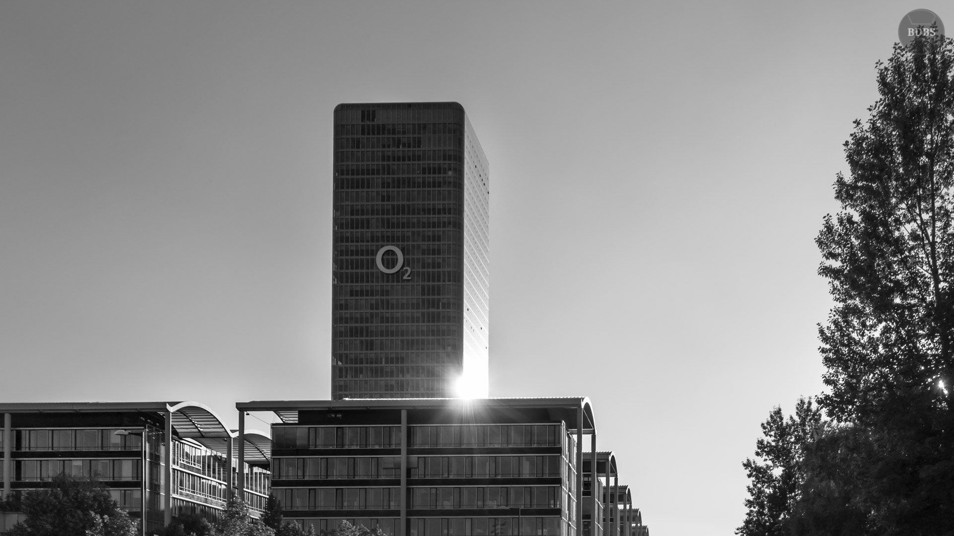 Canon EOS 650D (EOS Rebel T4i / EOS Kiss X6i) sample photo. O2 tower münchen photography