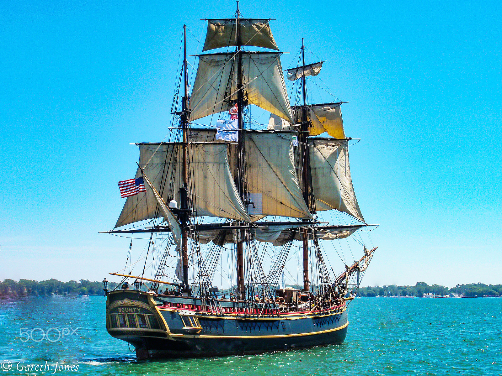 Olympus u9000,S9000 sample photo. Hms bounty replica tall ship photography