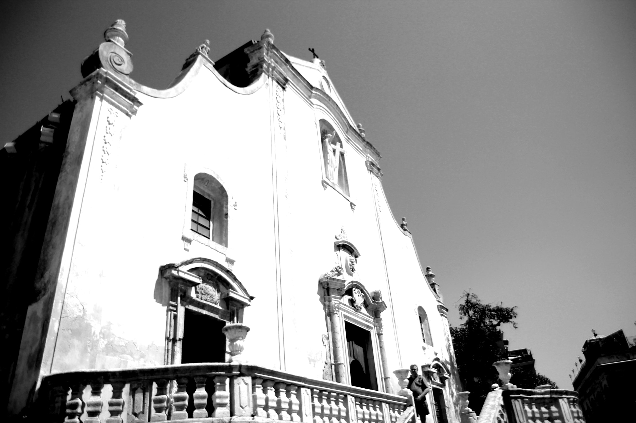 Tamron SP AF 17-50mm F2.8 XR Di II LD Aspherical (IF) sample photo. Church photography