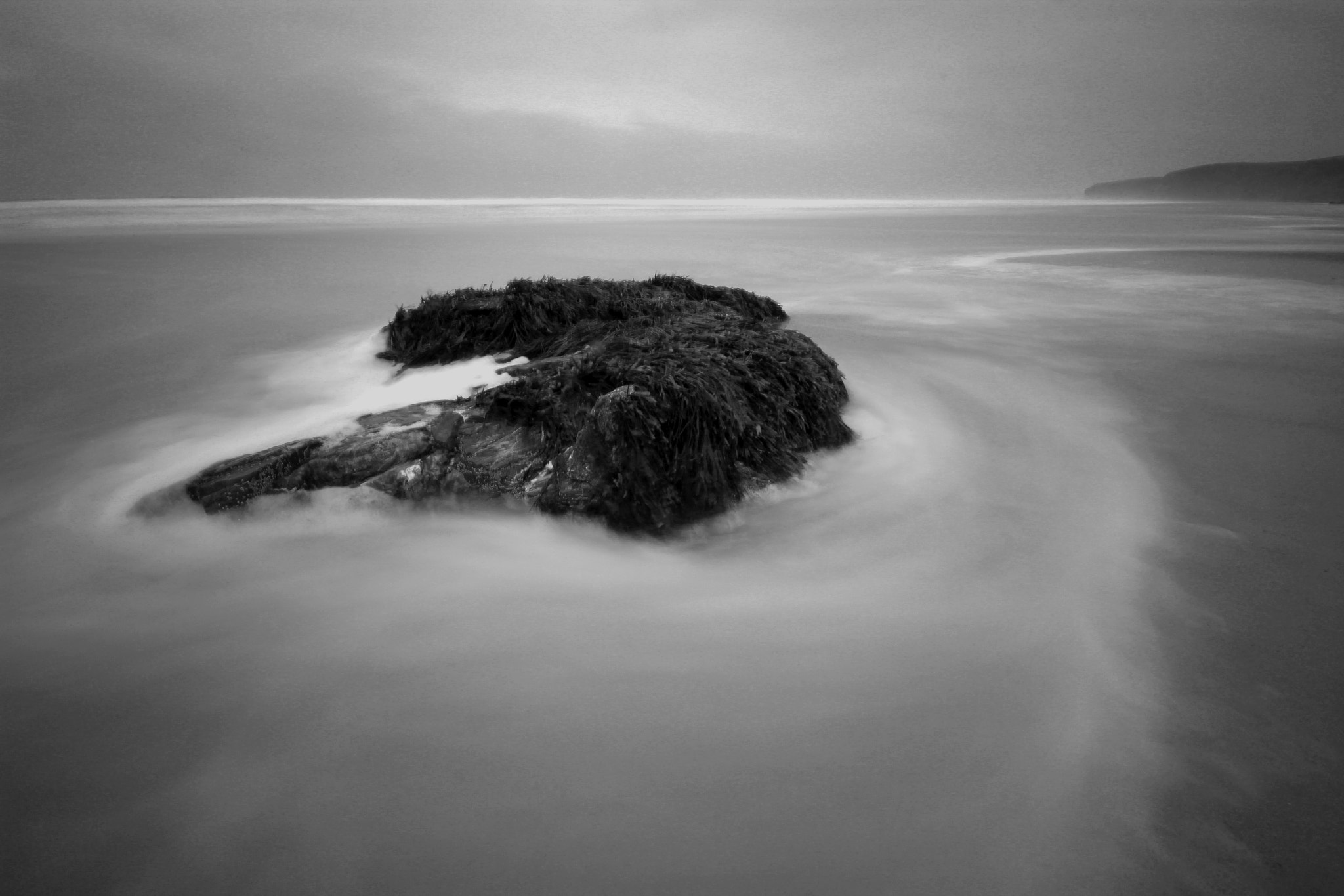 Canon EOS 1300D (EOS Rebel T6 / EOS Kiss X80) + Sigma 10-20mm F4-5.6 EX DC HSM sample photo. Watergate bay low tide b&w photography