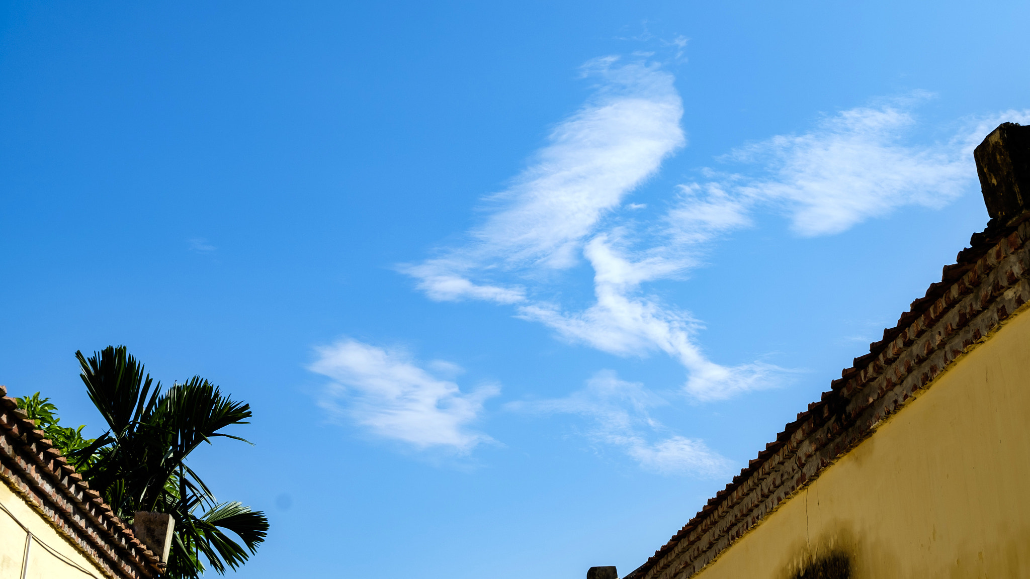 Fujifilm XC 16-50mm F3.5-5.6 OIS II sample photo. White clouds photography
