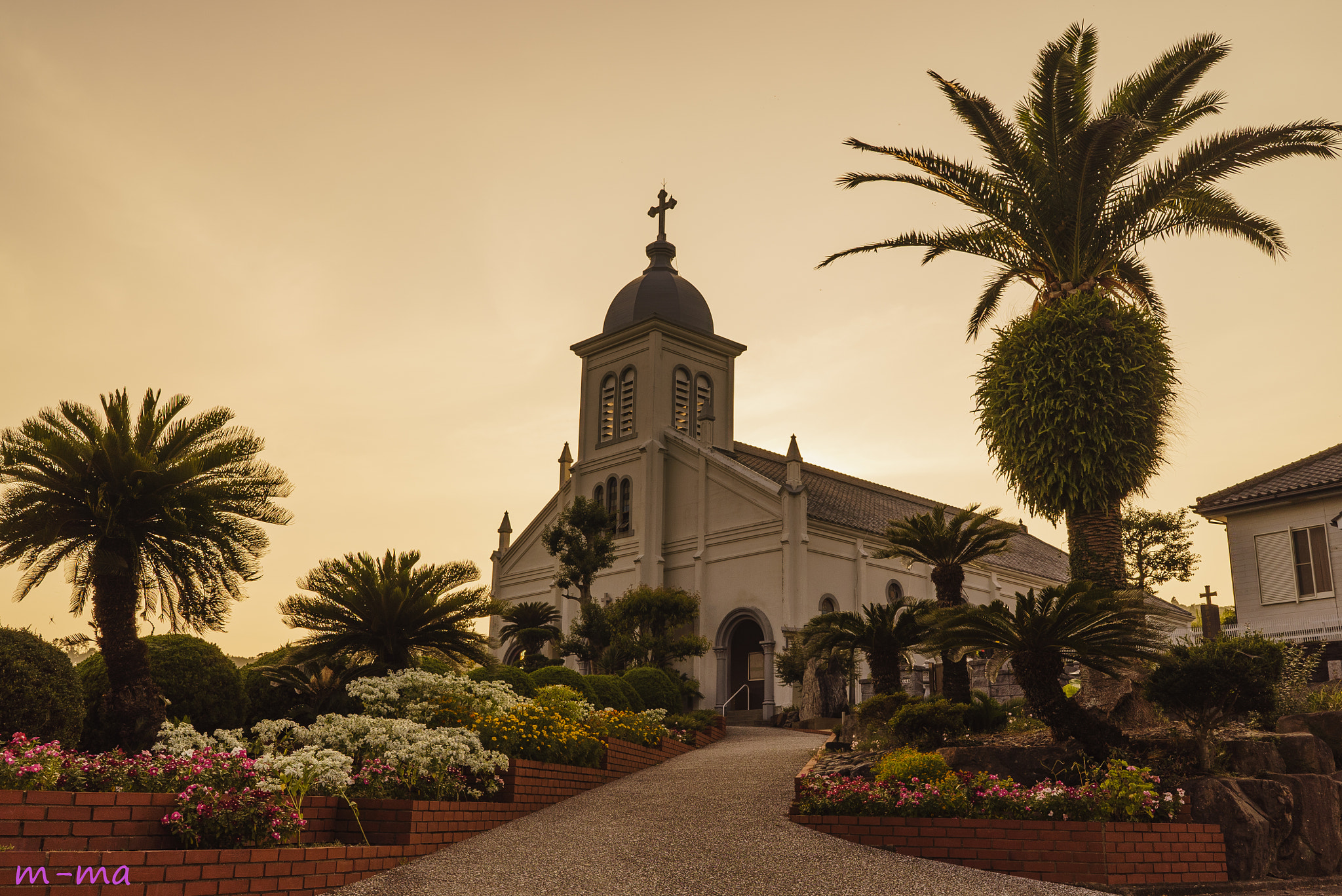 Sony a7S + Sony Distagon T* FE 35mm F1.4 ZA sample photo. Oe church photography