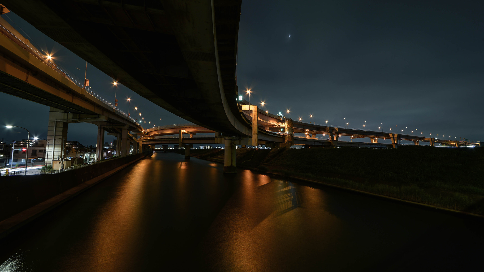 Nikon Df + Sigma 12-24mm F4.5-5.6 II DG HSM sample photo. Tokyo highway photography