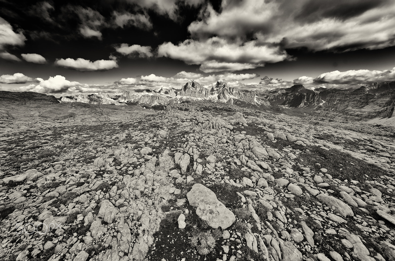 Sigma 8-16mm F4.5-5.6 DC HSM sample photo. Forcella rossa and tofane photography