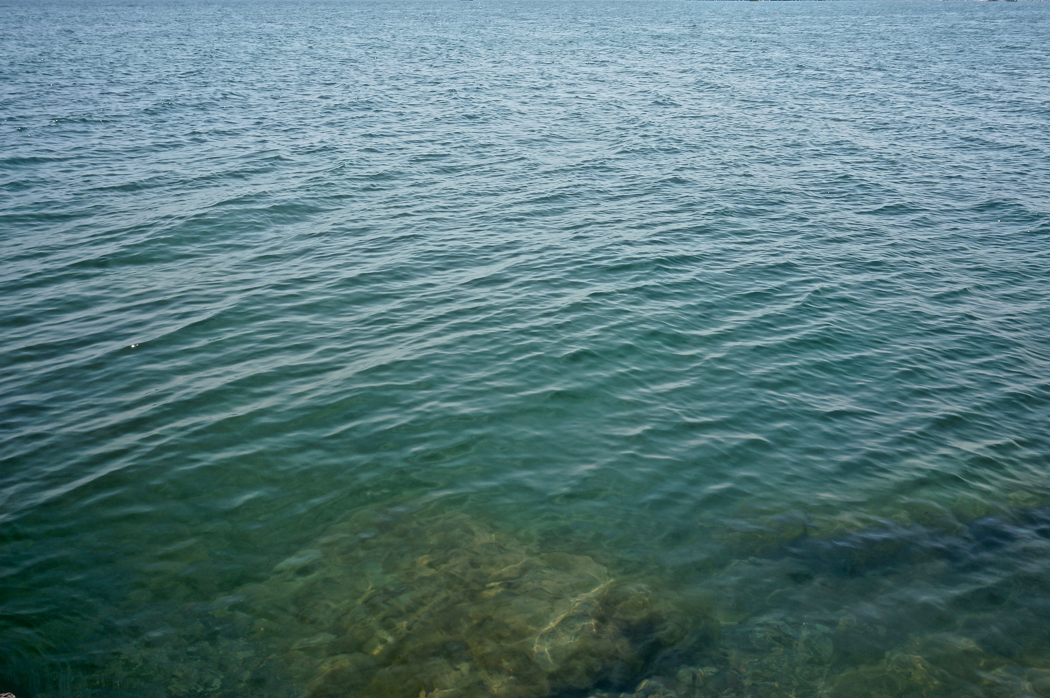 Sony Alpha NEX-5T + Sony E 18-50mm F4-5.6 sample photo. Lake ontario photography