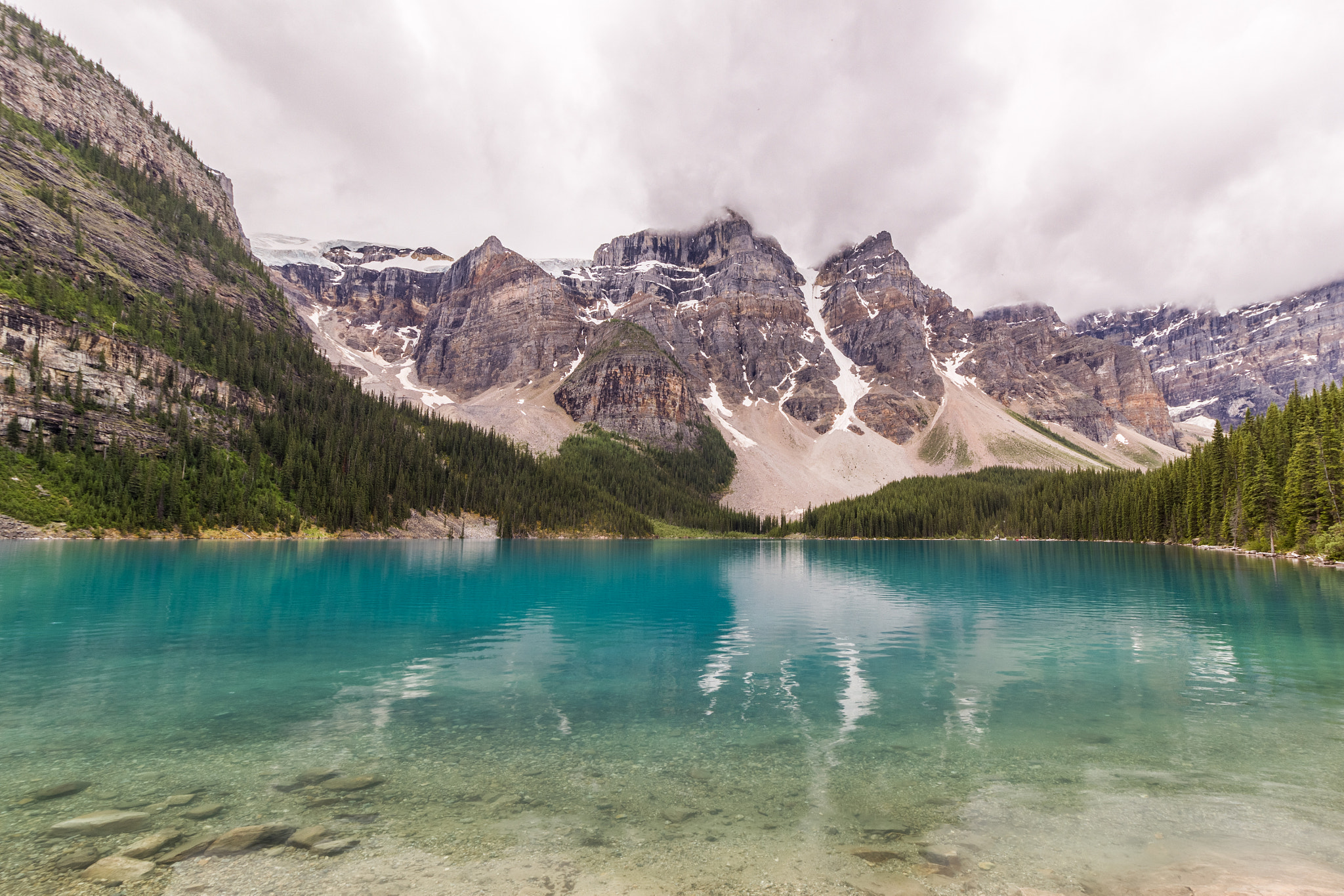 Canon EOS 550D (EOS Rebel T2i / EOS Kiss X4) sample photo. Moraine lake photography