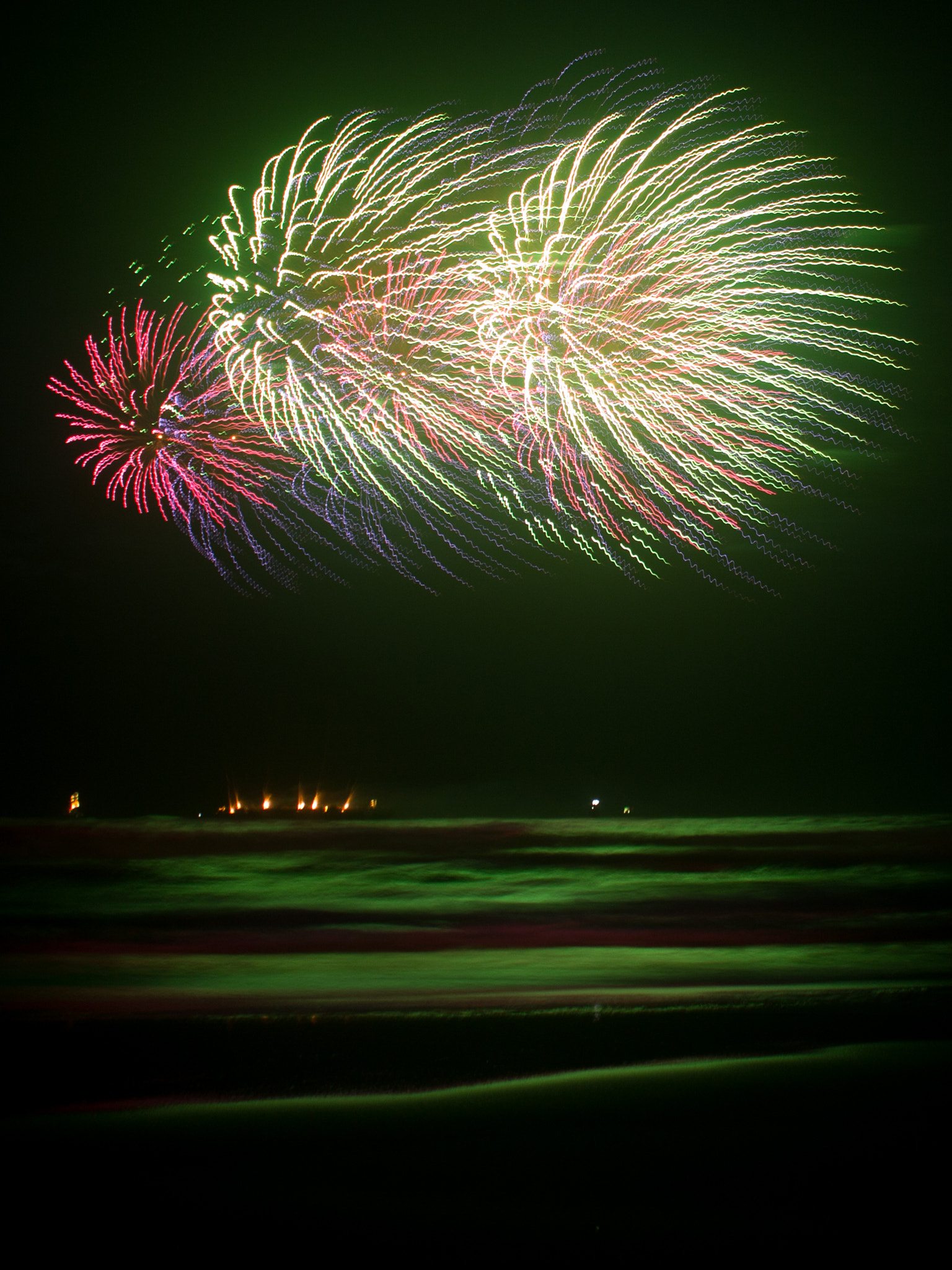 Canon EOS 6D + Canon EF 28-200mm F3.5-5.6 USM sample photo. Fireworks in the wind photography