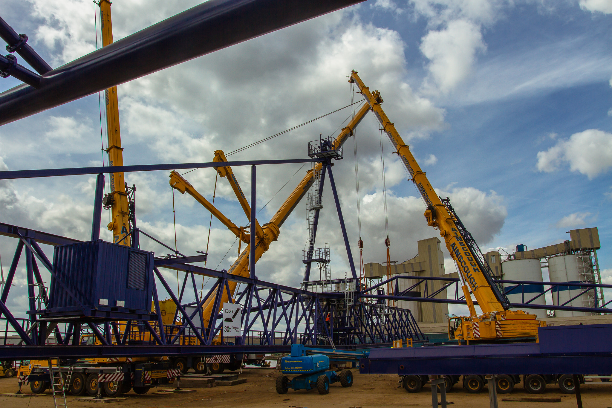 Sigma 18-35mm f/1.8 DC HSM sample photo. Tilbury- the lift photography