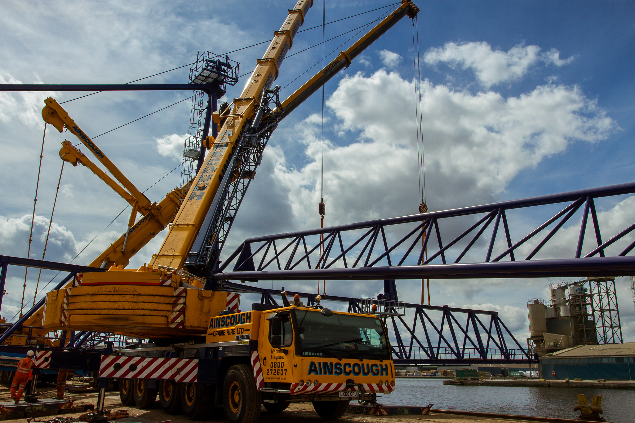 Canon EOS 7D + Sigma 18-35mm f/1.8 DC HSM sample photo. Tilbury- the lift photography