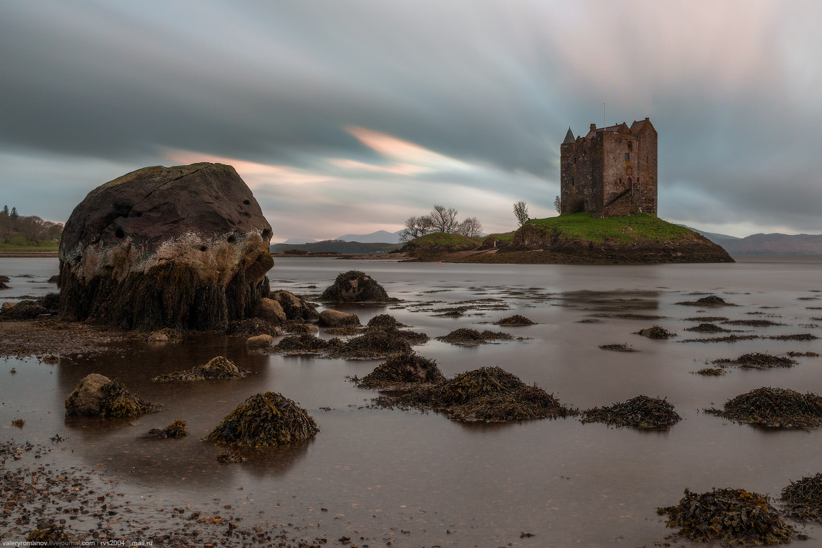 Sony Alpha a99 sample photo. Castle stalker at the low tide photography