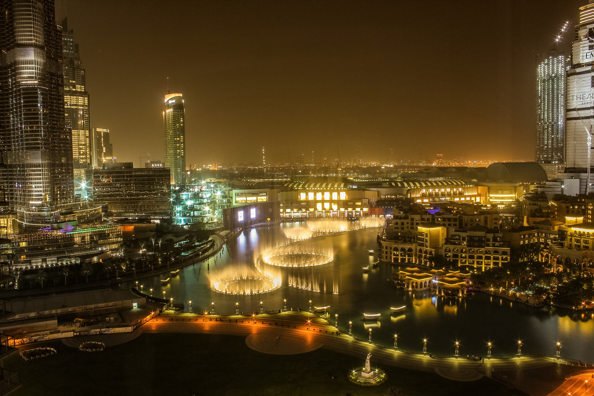 Canon EF-S 18-55mm F3.5-5.6 III sample photo. Burj khalifa & fountain (dubai downtown), view from my room photography