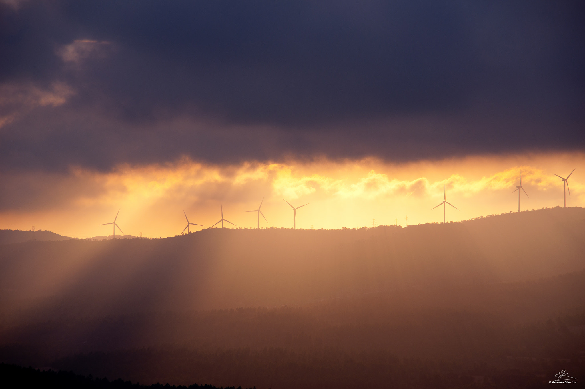 Nikon D90 + Sigma 18-200mm F3.5-6.3 DC sample photo. Stormy light. photography
