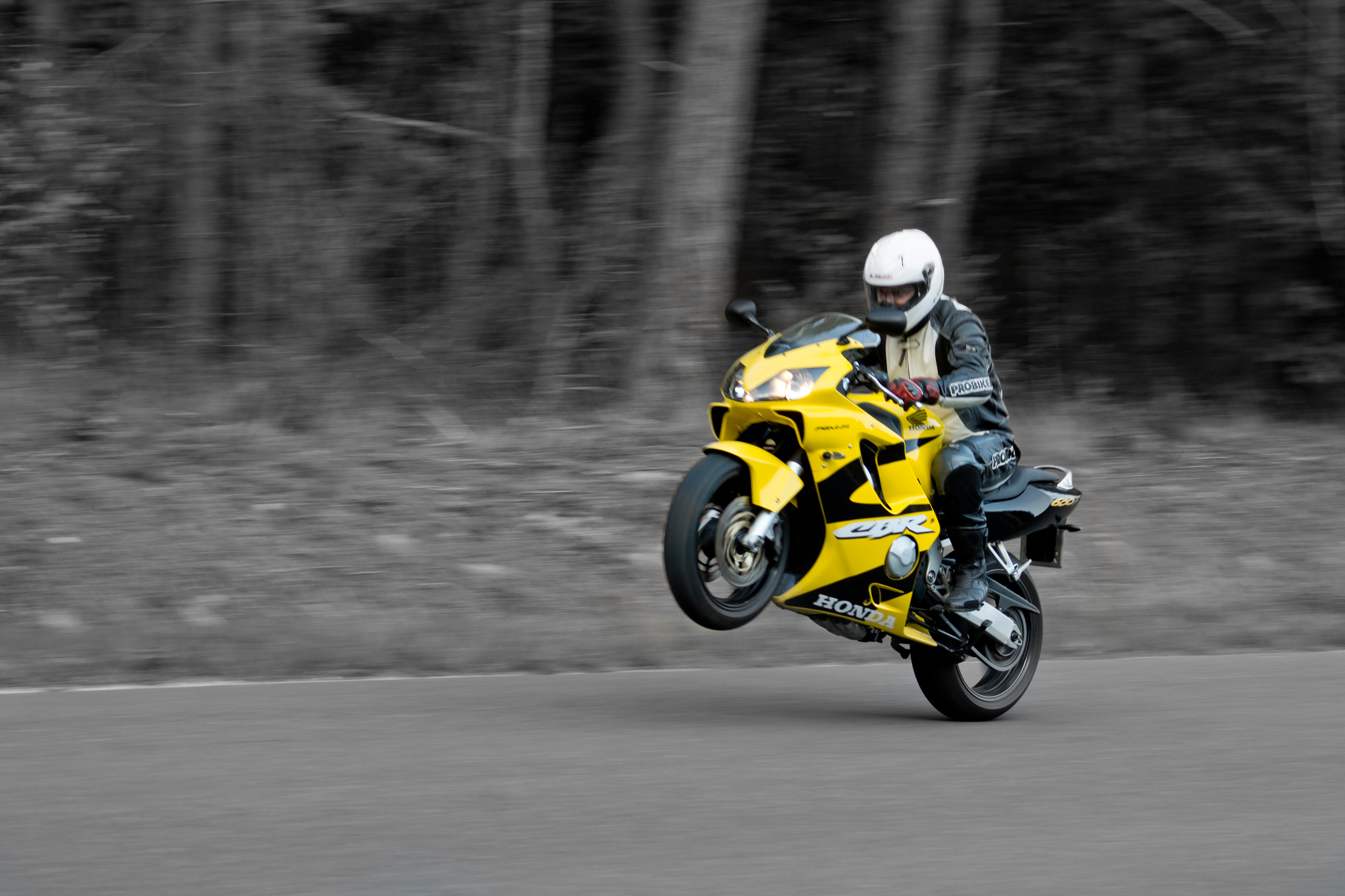 Canon EF 75-300mm f/4-5.6 USM sample photo. Honda cbr photography