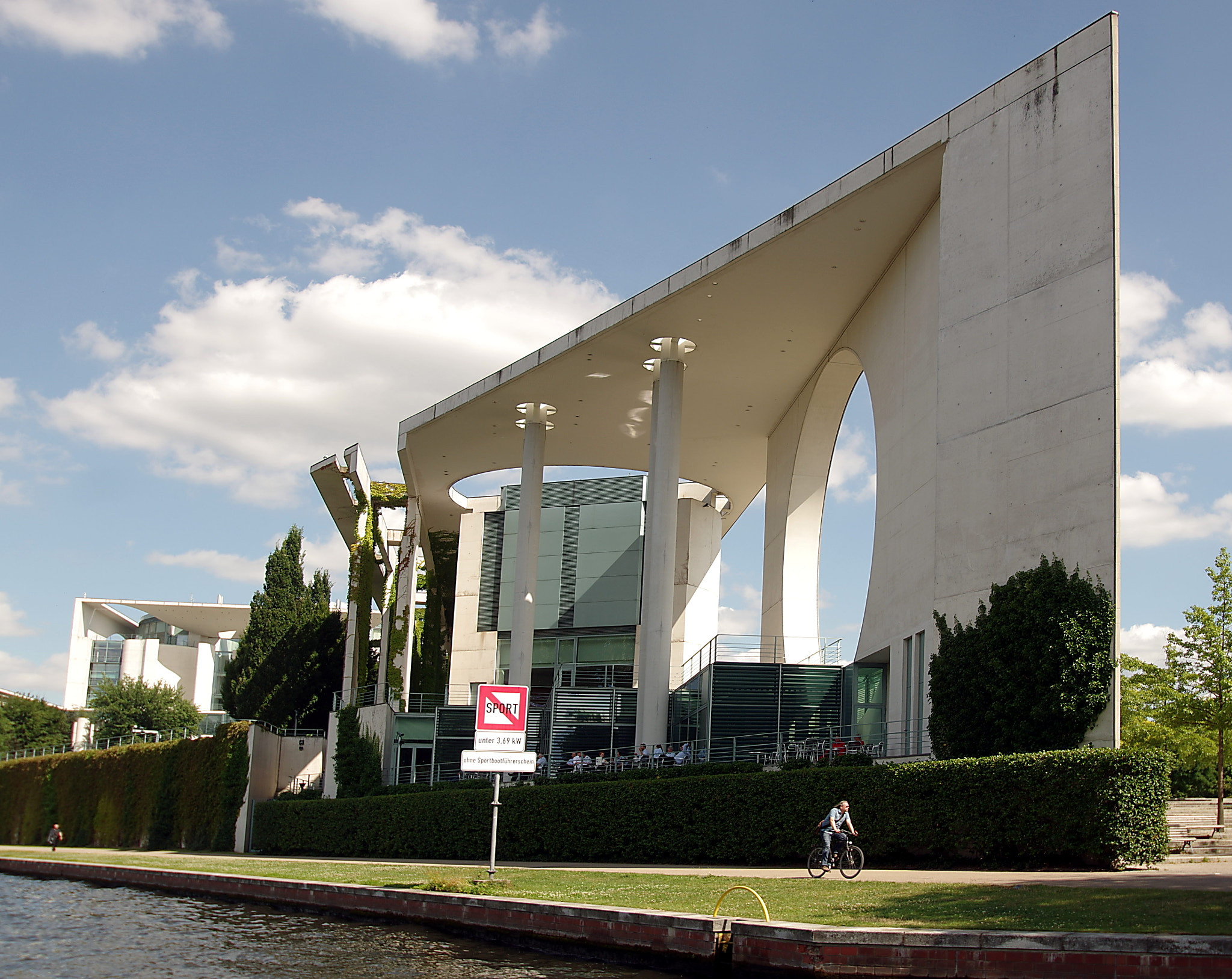 Pentax K-3 sample photo. Berlin, bundeskanzleramt photography