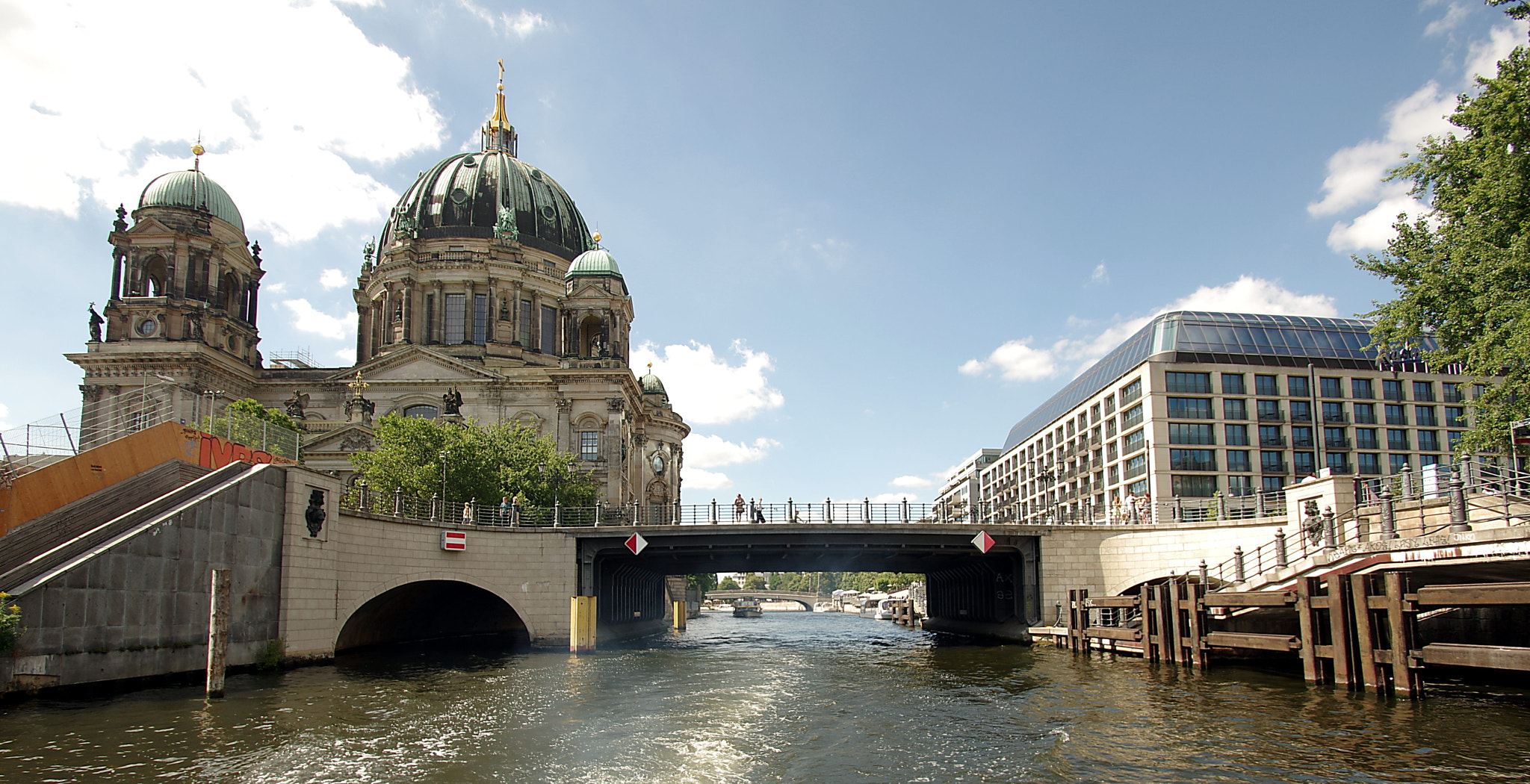 Pentax K-3 sample photo. Berlin, spree photography