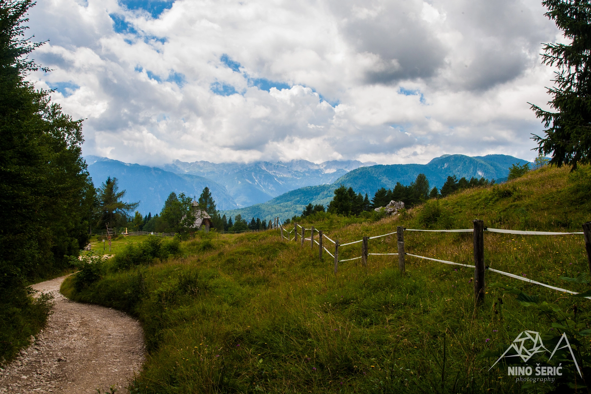 Canon EOS-1D Mark III sample photo. Along the trail photography
