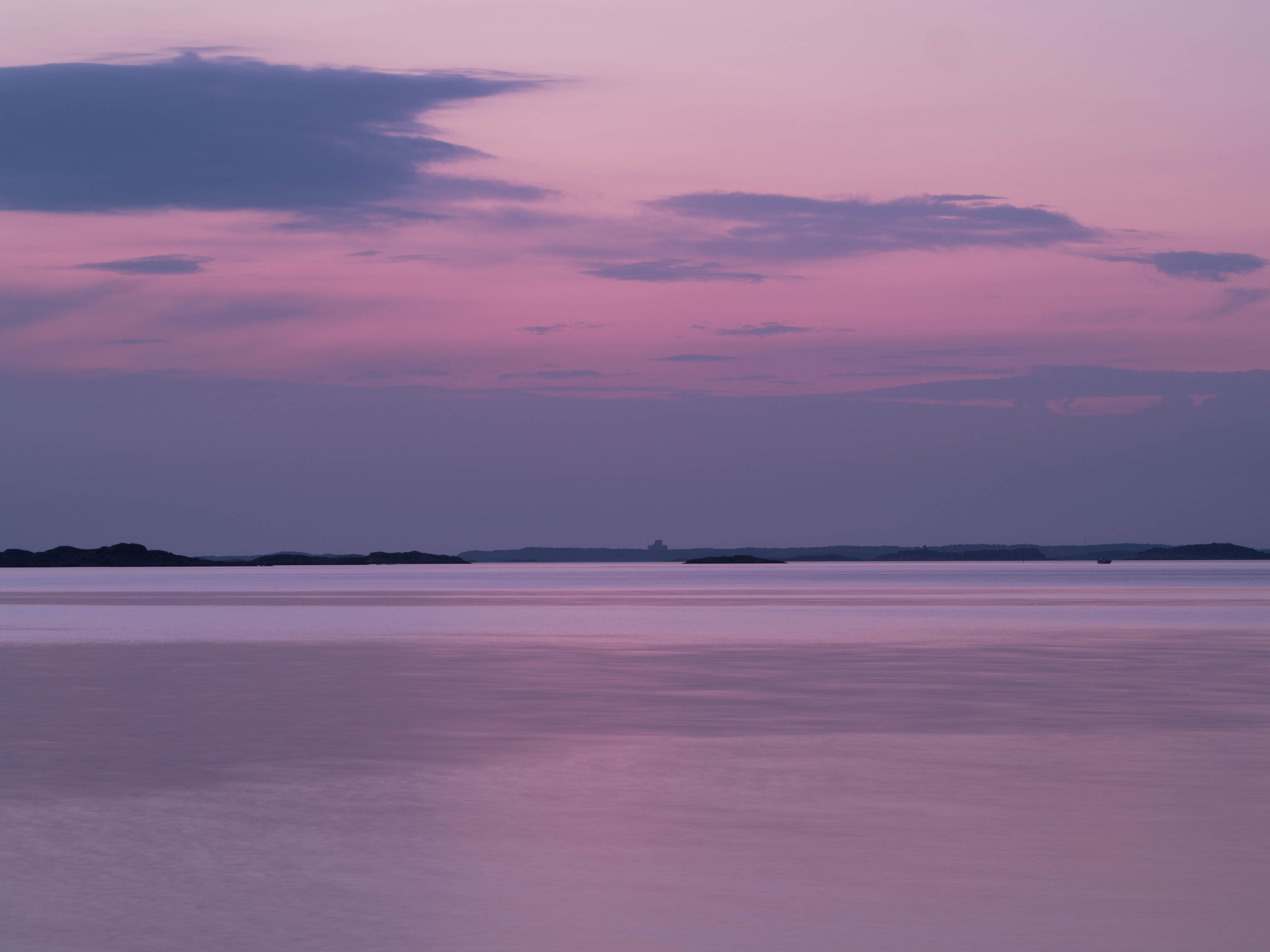 Olympus OM-D E-M10 II sample photo. Sunset in pink photography