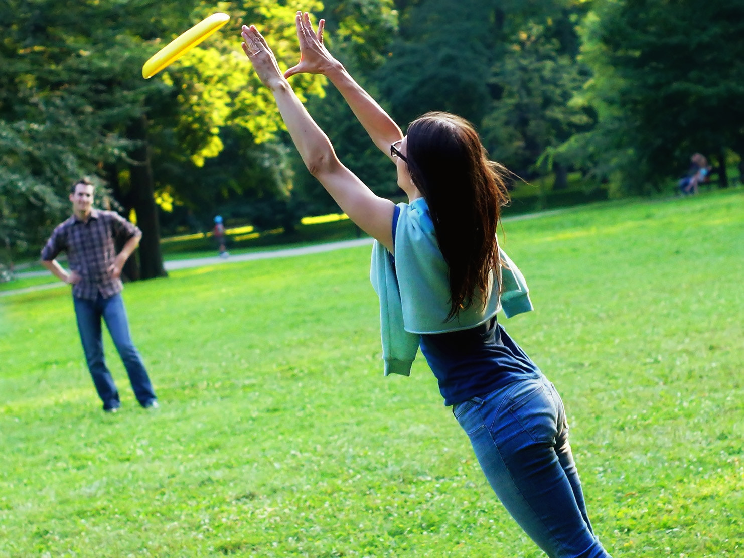 Sony SLT-A57 + Minolta AF 50mm F1.7 sample photo. Frisbee time photography