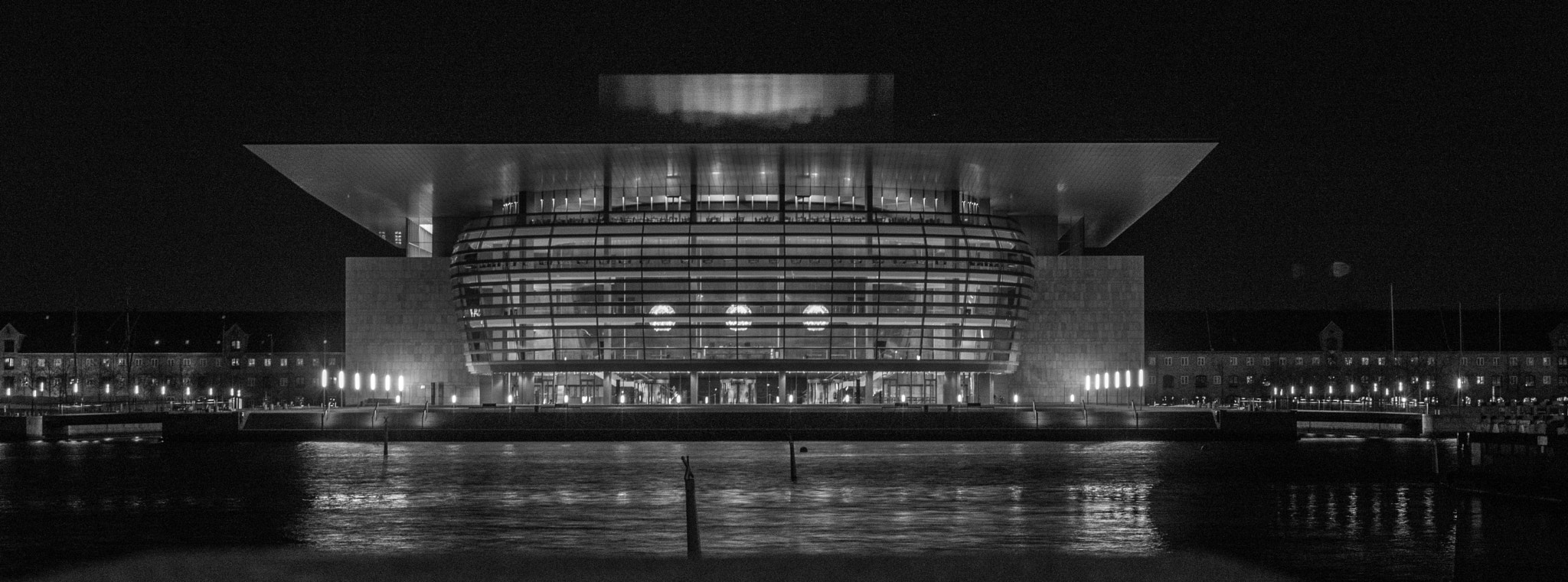 Minolta AF 35-105mm F3.5-4.5 sample photo. The opera by night photography