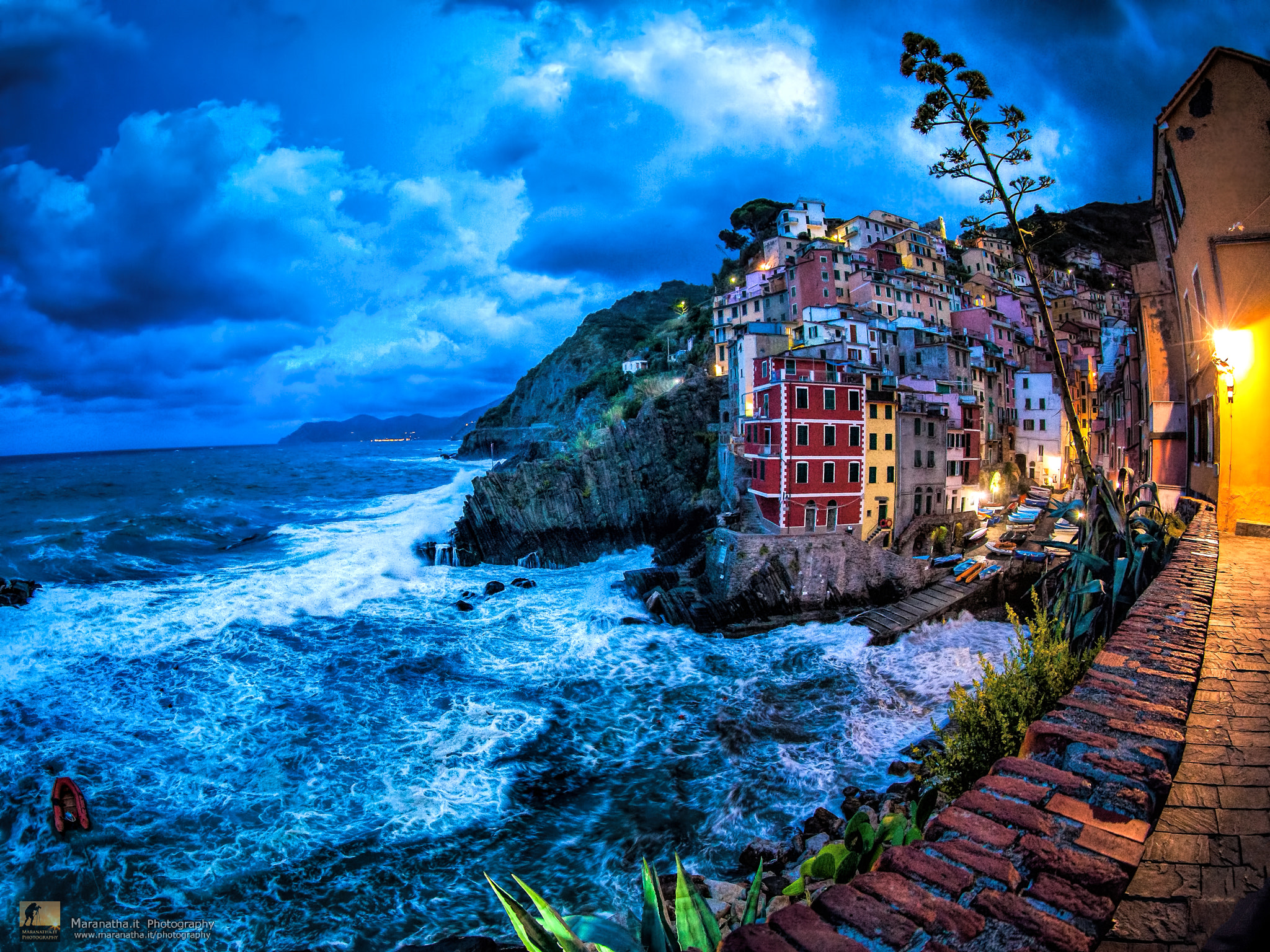 Canon EF 8-15mm F4L Fisheye USM sample photo. Riomaggiore at dawn - cinque terre photography