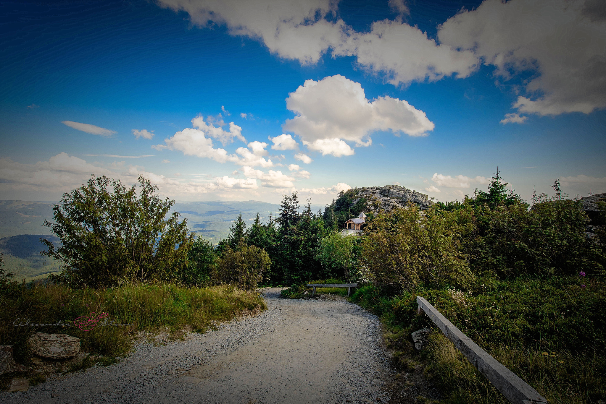 Sigma 17-35mm F2.8-4 EX Aspherical sample photo. Peak chapel photography