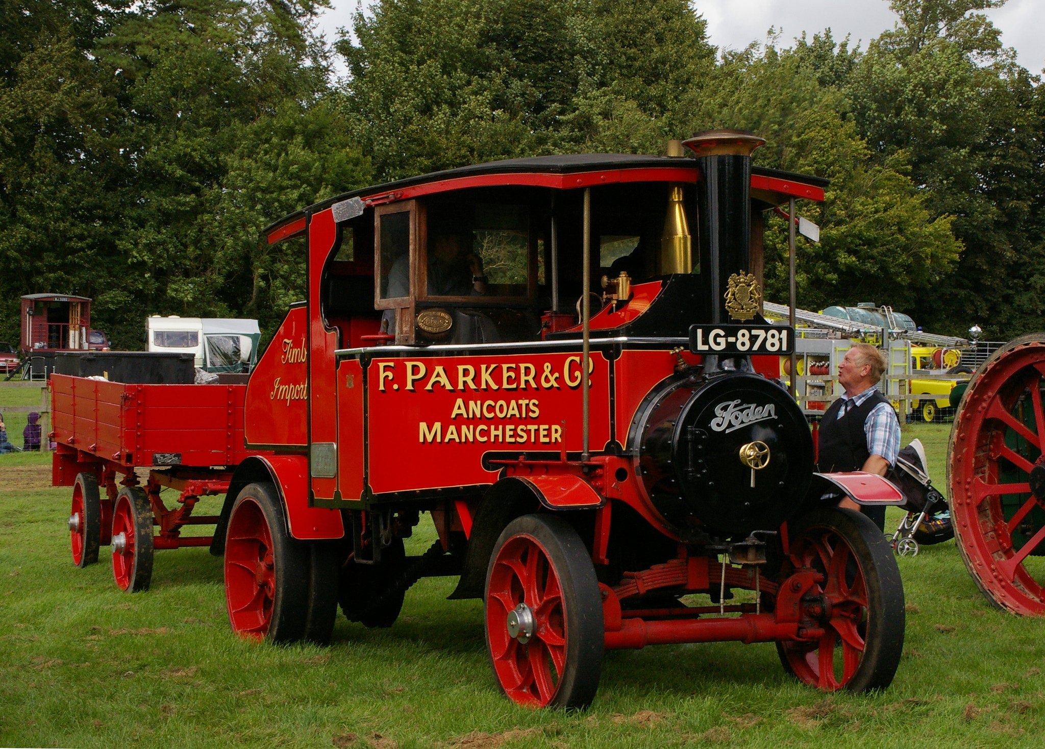 Pentax K100D sample photo. Steam lorry photography