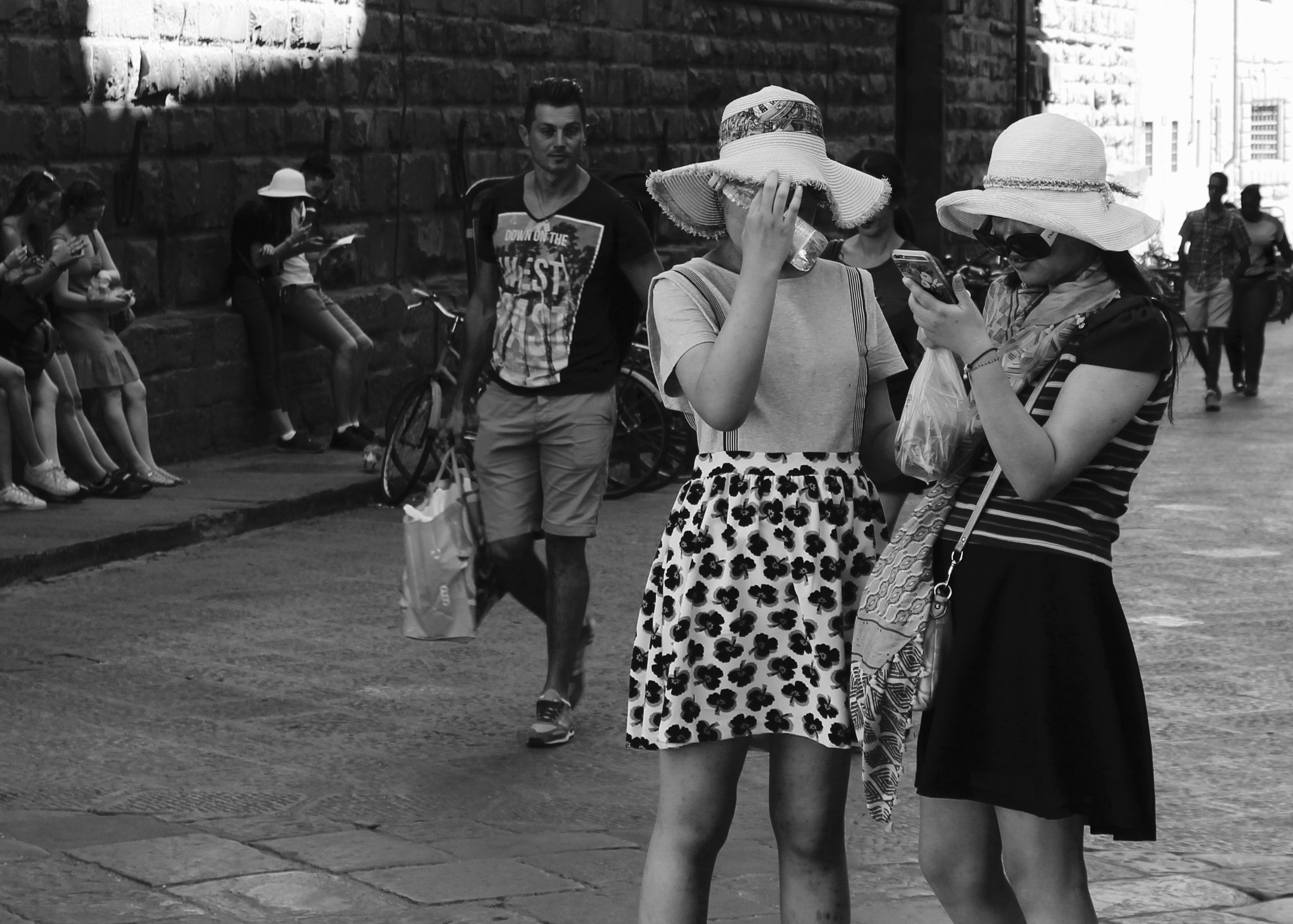Canon EF-S 18-55mm F3.5-5.6 III sample photo. Turiste a firenze (bis) photography