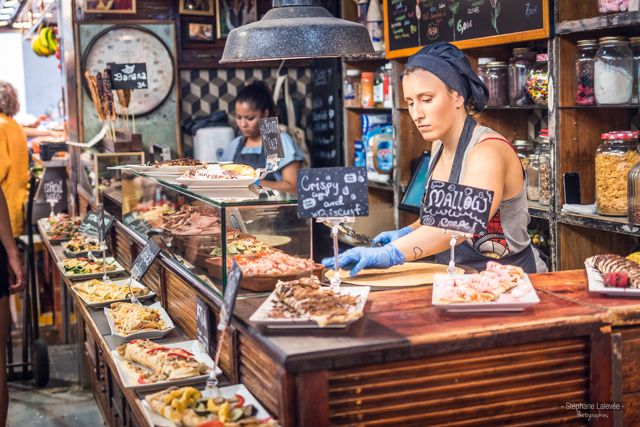 Canon EF 35mm F2 IS USM sample photo. Mercato de la boqueria photography