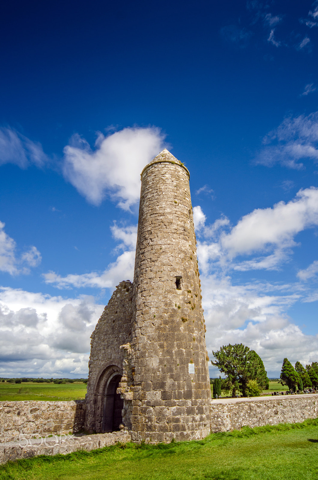 Nikon D7000 + Sigma 12-24mm F4.5-5.6 EX DG Aspherical HSM sample photo. Temple finghin at clonmacnoise photography