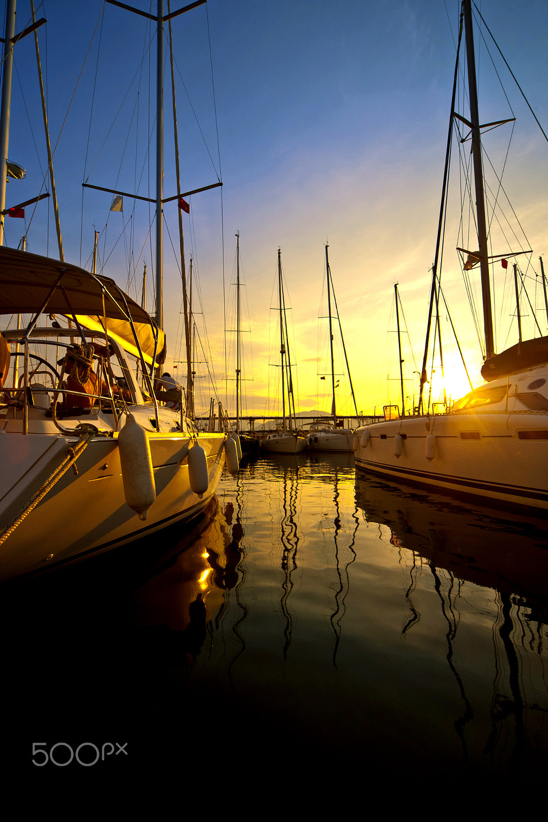 Canon EOS-1D Mark III sample photo. Yachts at a wharf photography