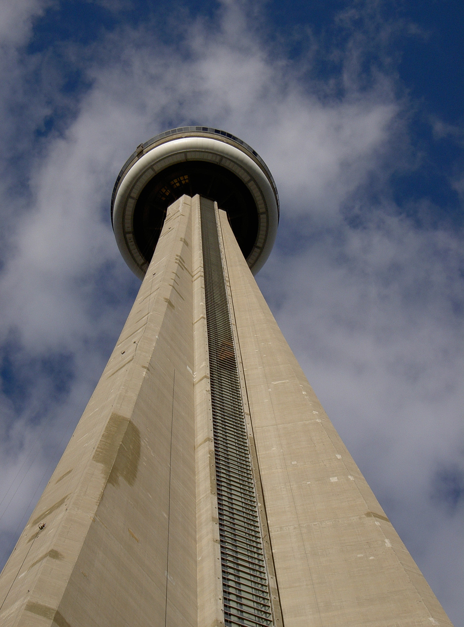 KONICA MINOLTA DIGITAL CAMERA KD-410Z sample photo. Toronto cnn tower photography