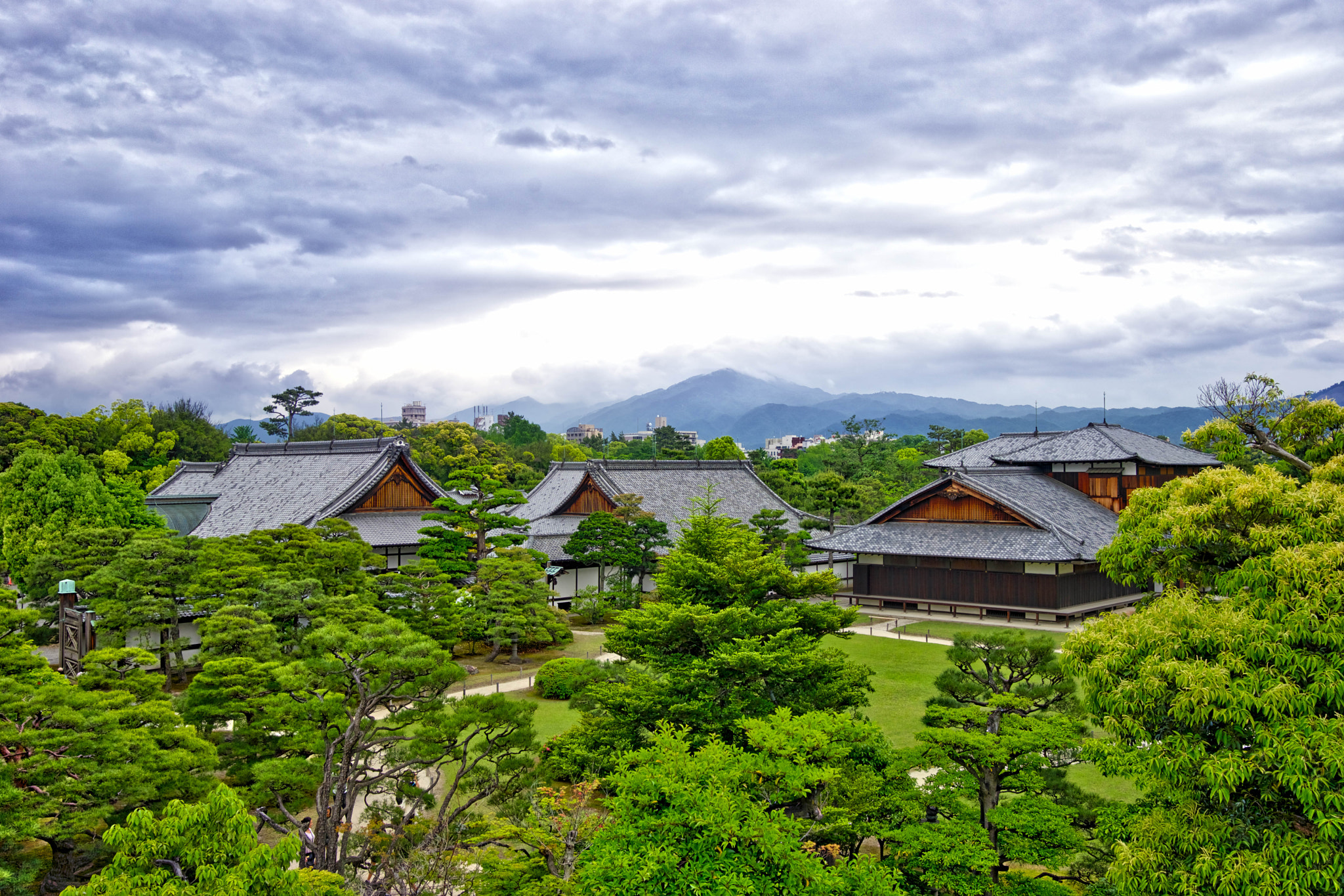 Sony a7 II + Sony FE 24-70mm F2.8 GM sample photo. Nijō castle in kyoto photography