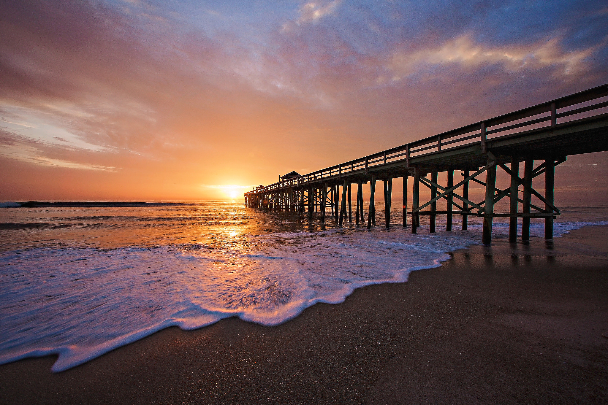 Canon EF 14mm F2.8L USM sample photo. Follow the light photography