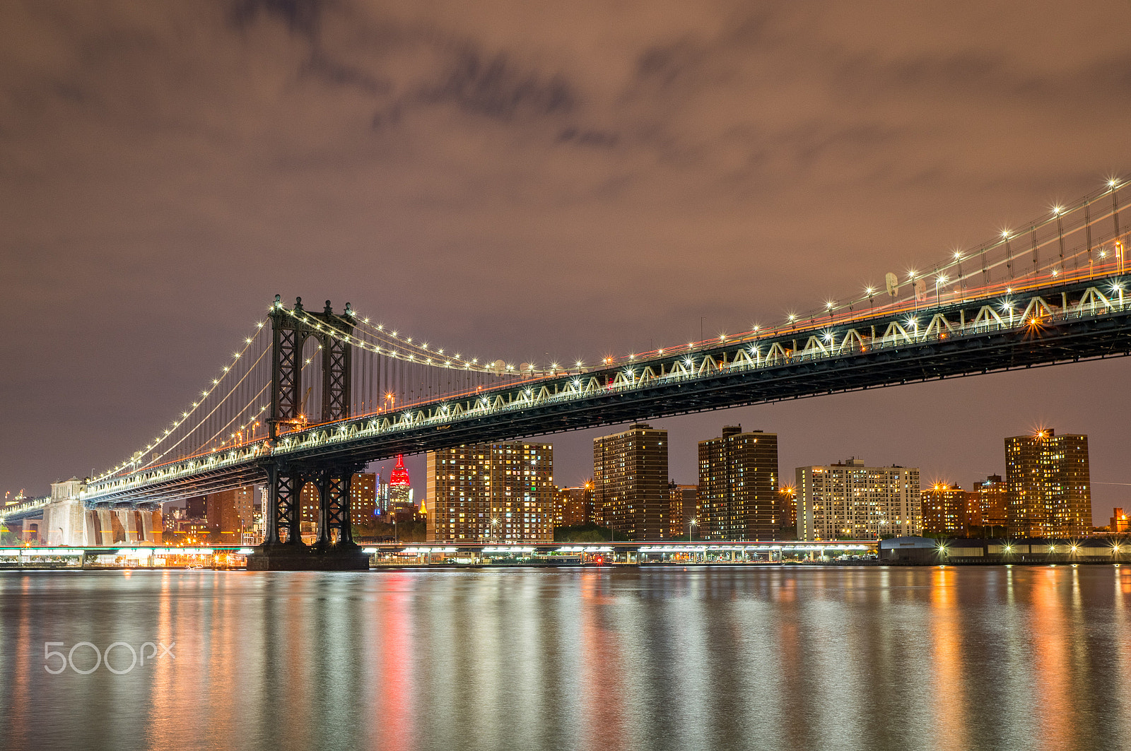 Sony Alpha NEX-5R + Sony E 30mm F3.5 Macro sample photo. Manhattan bridge at night photography