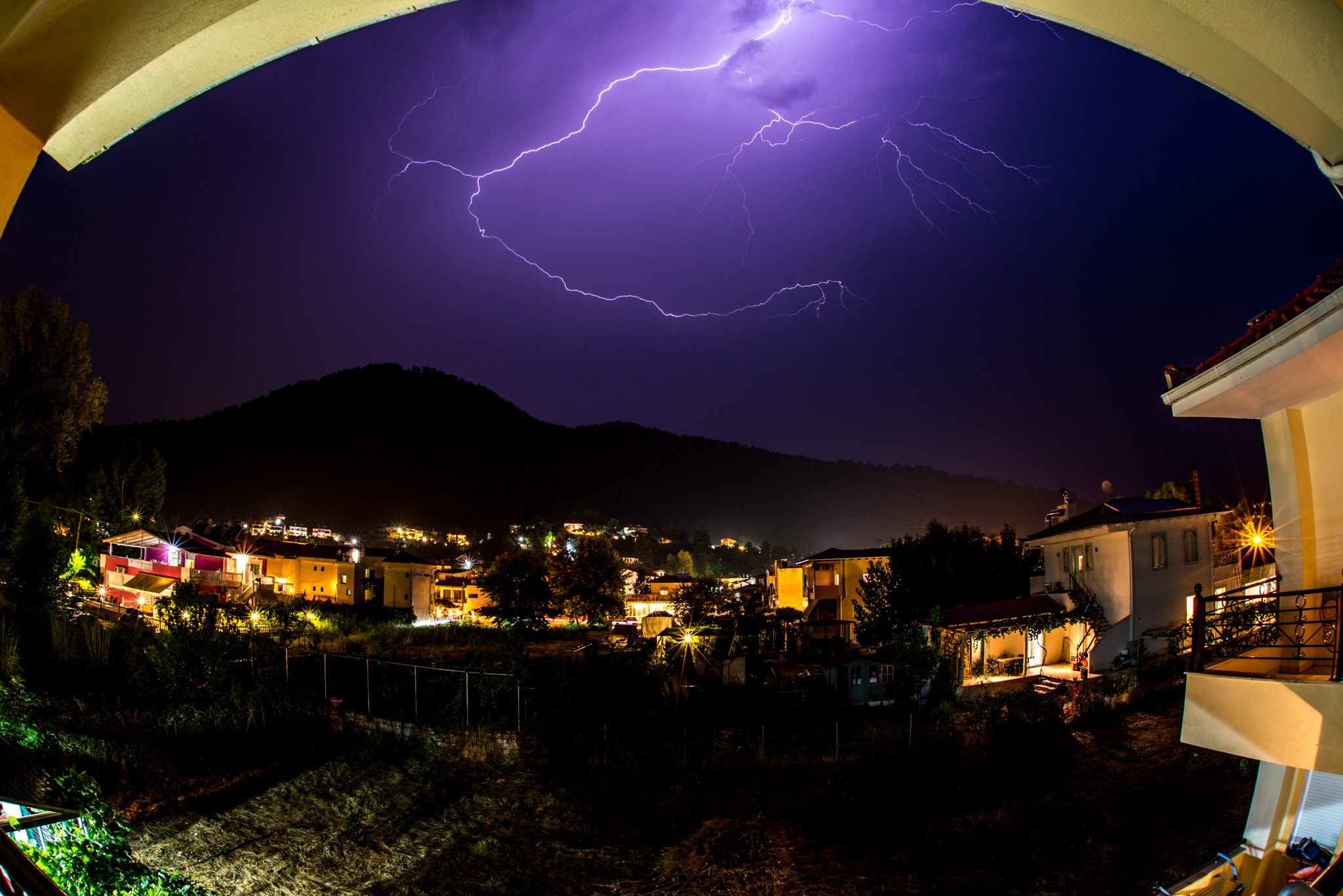 Nikon D800 + Sigma 15mm F2.8 EX DG Diagonal Fisheye sample photo. Lightning photography