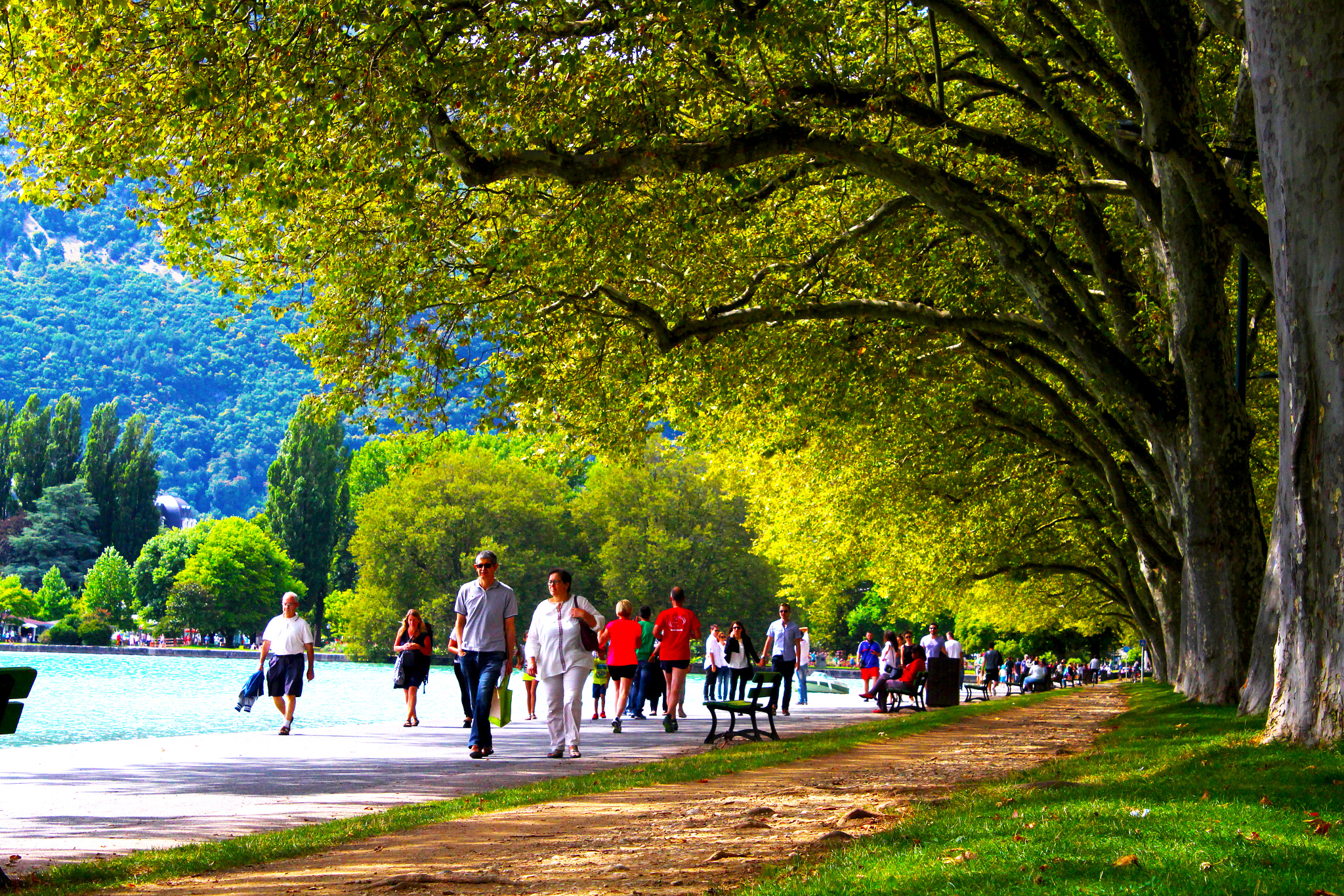 Canon EOS 100D (EOS Rebel SL1 / EOS Kiss X7) sample photo. Annecy.jpg photography