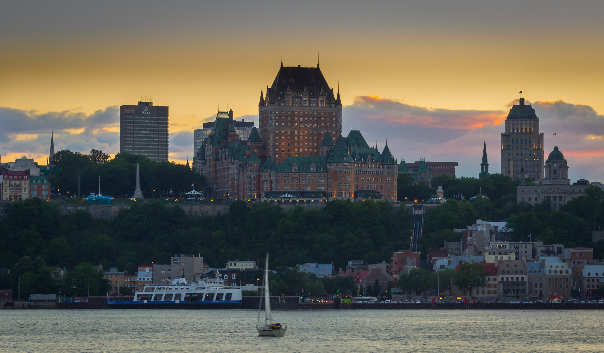 Canon EF 70-200mm F4L IS USM sample photo. Quebec city at sunset photography