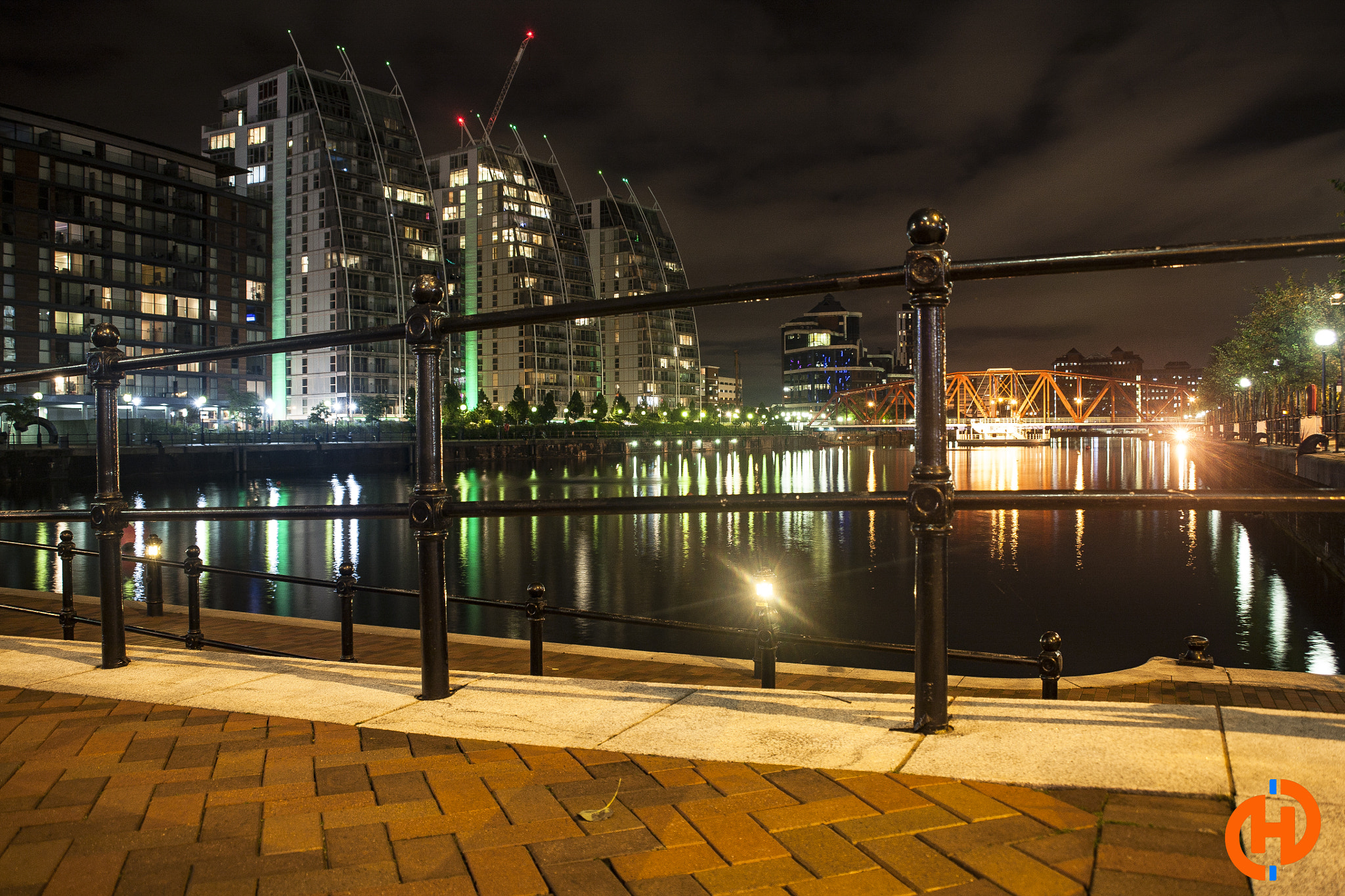 Canon EF 28-80mm f/3.5-5.6 USM sample photo. Walking in the dark photography