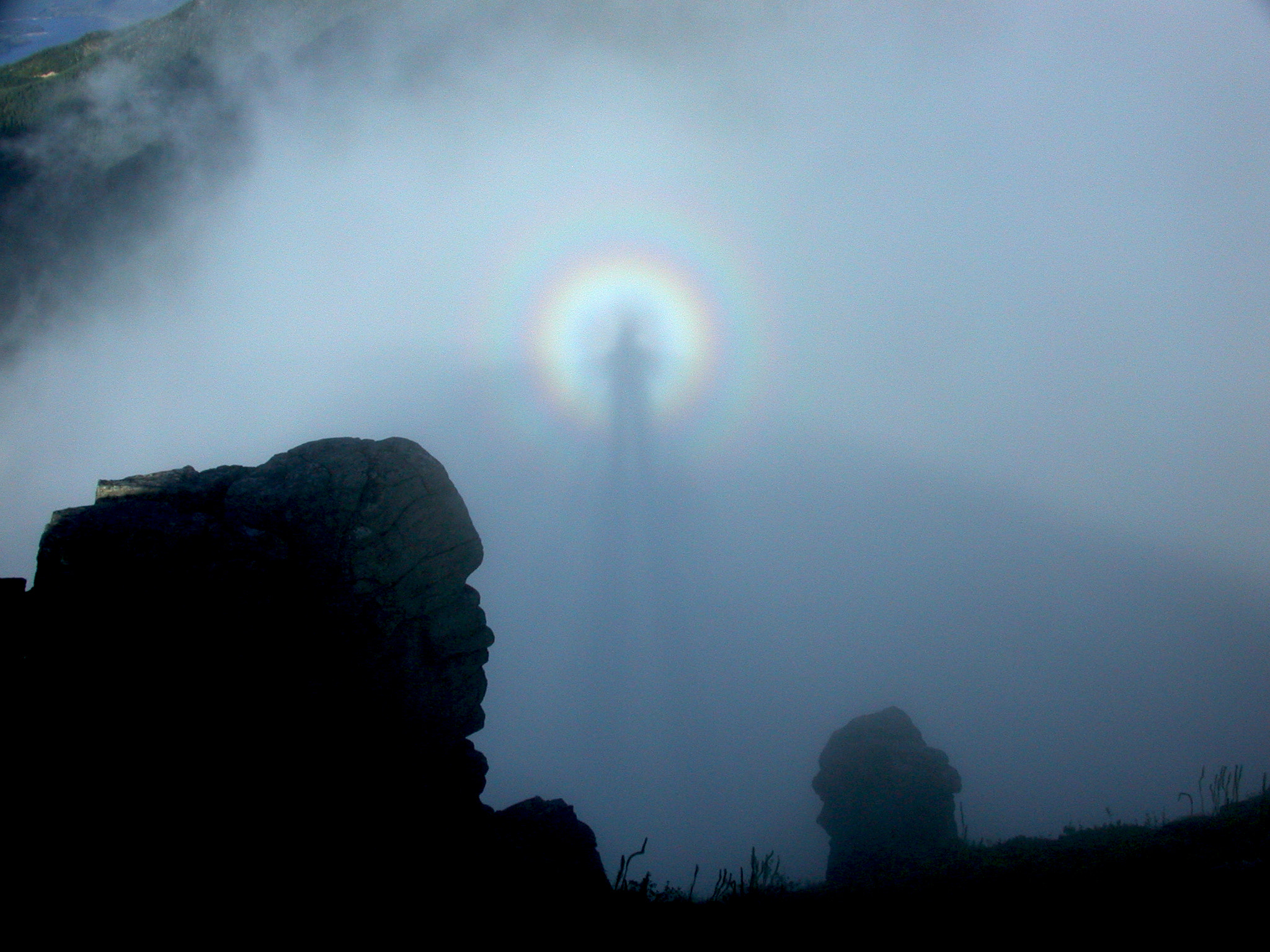 Nikon E995 sample photo. Brocken spectre photography