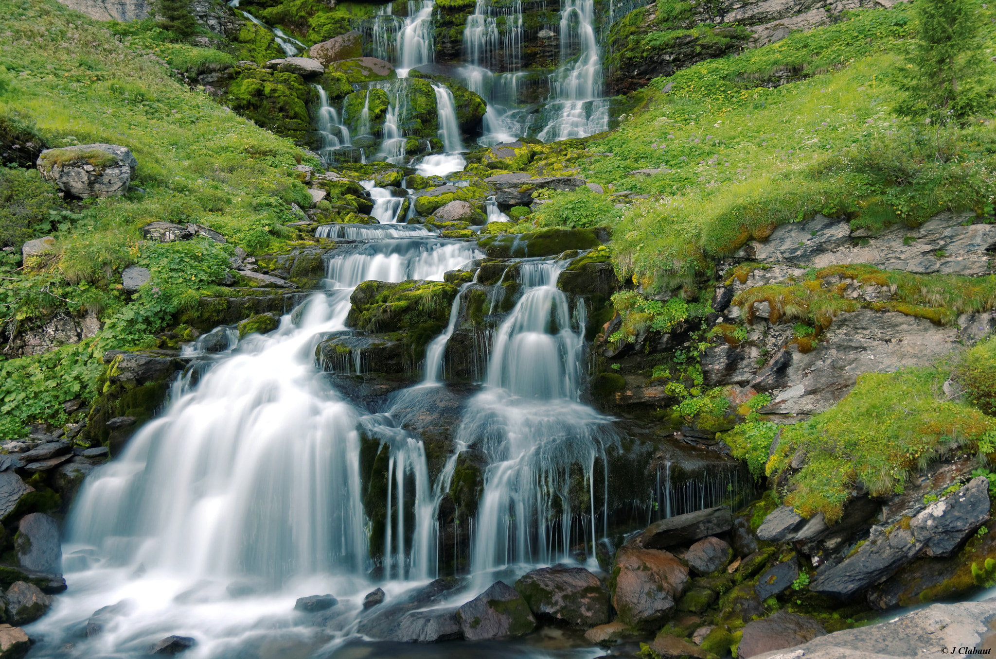 Sigma 17-50mm F2.8 EX DC HSM sample photo. Cascade de trainant photography