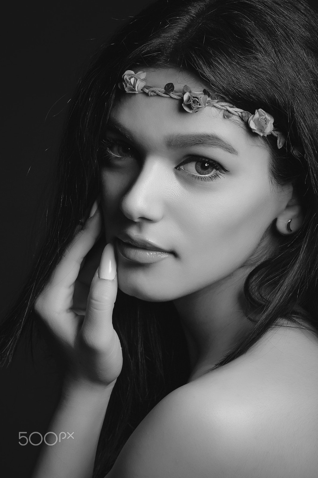 Nikon D3100 + Nikon AF-S Nikkor 85mm F1.8G sample photo. Beautiful lady photography