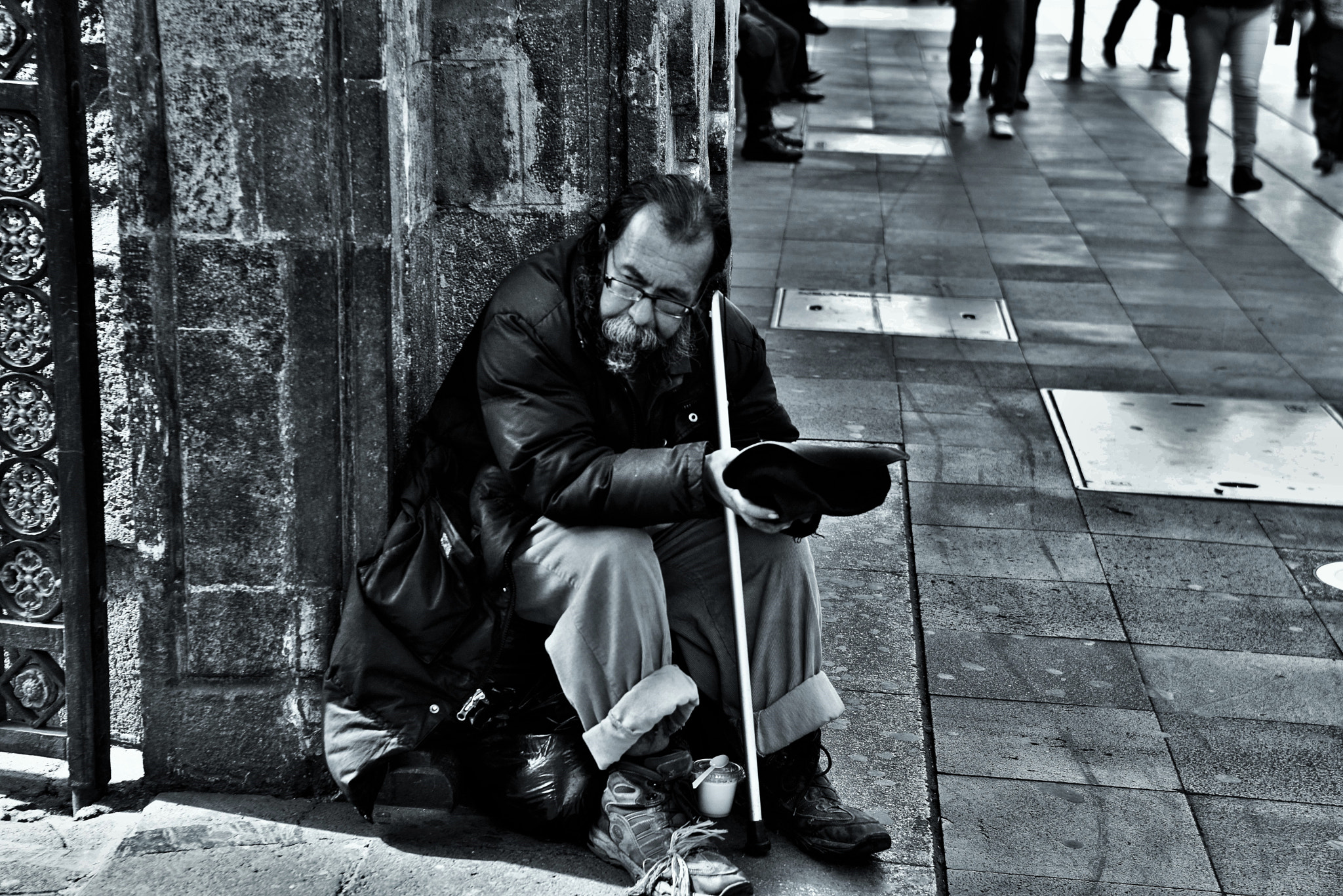 Nikon D610 + Sigma 28-70mm F2.8 EX sample photo. (homeless) photography